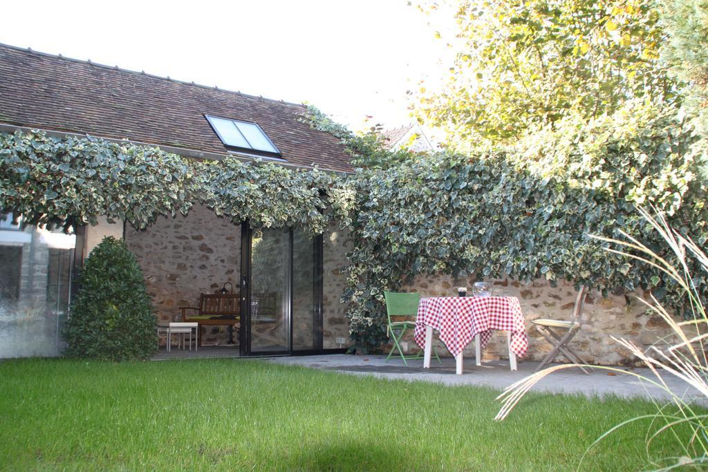 Le Nid D'Hirondelles Bed & Breakfast Perthes-en-Gatinais Exterior foto