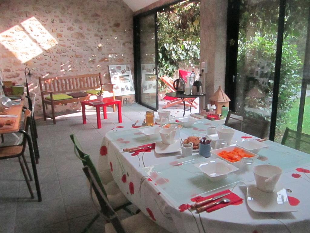 Le Nid D'Hirondelles Bed & Breakfast Perthes-en-Gatinais Exterior foto